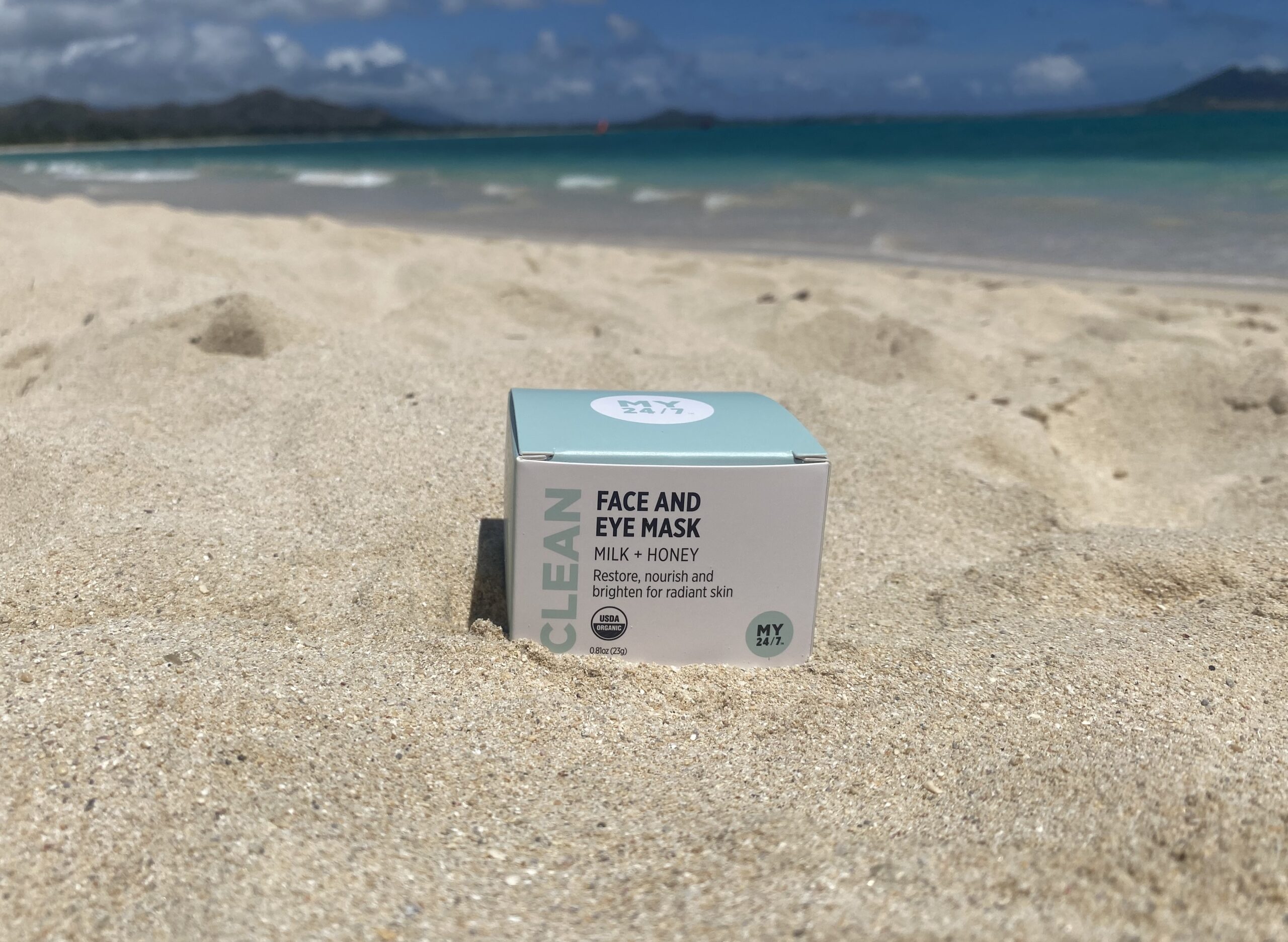 MY24/7 organic coconut milk, honey, and oat flour mask with ayurvedic herbs by Red Pantz