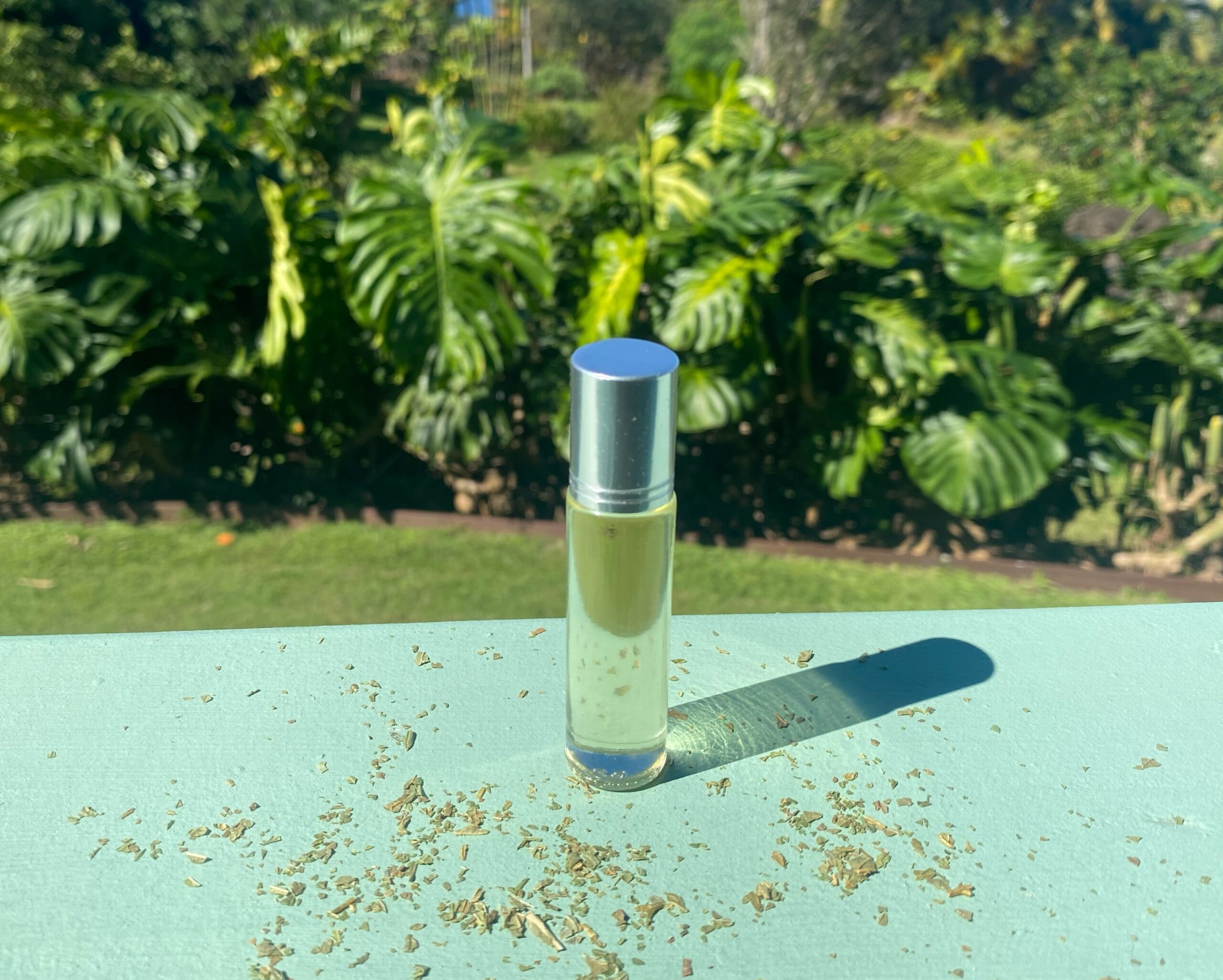 MY24/7 essential oil blend to help open sinuses, clear congestion, freshen up respiratory pathways with eucalyptus, peppermint, and other oils by Red Pantz