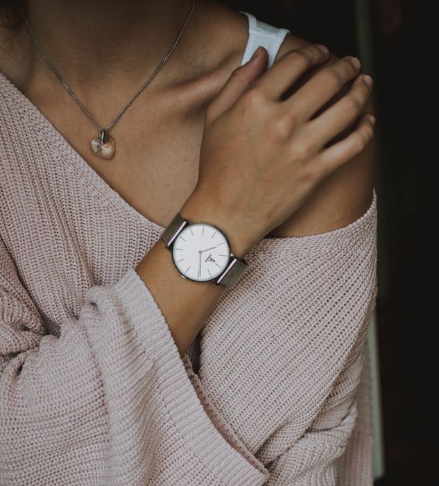 red-pantz-skin-clock-crop